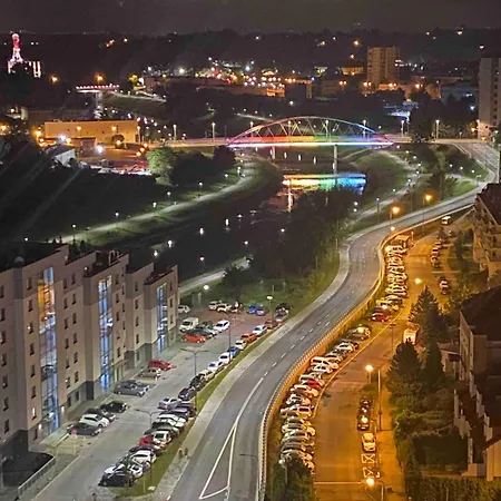 Capital Towers - Glamour W Centrum Miasta Z Widokiem Na Rzeke I Park رشيشوف